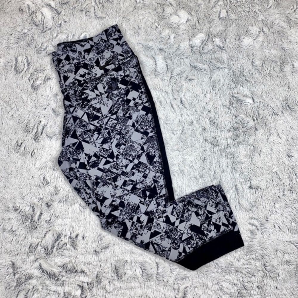 ▪️ NIKE Dri-Fit Crop Patterned Leggings, Size: S▪️